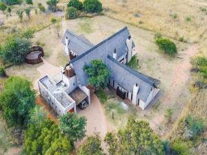  Vacation Hub International | Zebula 81 Holiday Home Main