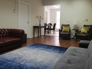  Vacation Hub International | Royal Hotel Knysna-The Courtyards Main
