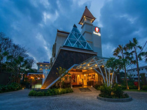  Vacation Hub International | Pandawa Hill Resort Main