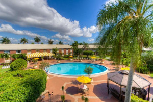 Vacation Hub International | Best Western Palm Beach Lakes Main