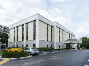  Vacation Hub International | Hampton Inn Boca Raton Main