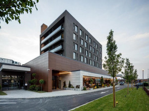  Vacation Hub International | Qosmo Brasov Hotel Main