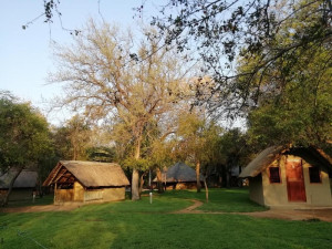  Vacation Hub International | Shumba Safaris Bush Camp Main