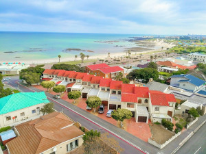  Vacation Hub International | Gordon's bay stay Terrace on Sea Main