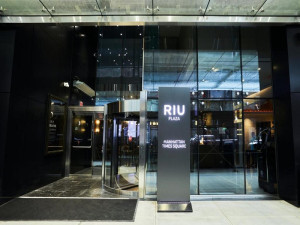  Vacation Hub International | Riu Plaza Manhattan Times Square Main