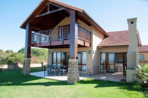  Vacation Hub International | Villa 2 Pezula Golf Estate Main