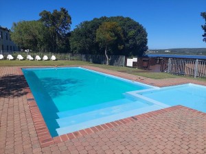  Vacation Hub International | Manhattan Estates-River Lodge Main