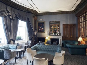  Vacation Hub International | Strathmore Hotel Main