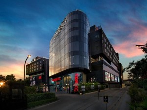  Vacation Hub International | The Waverly Hotel & Residences Main