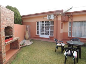  Vacation Hub International | Hullabaloo Self-catering Sleepover Main