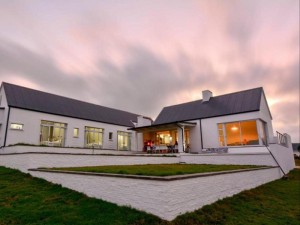  Vacation Hub International | Irish Corner St Francis Bay Main