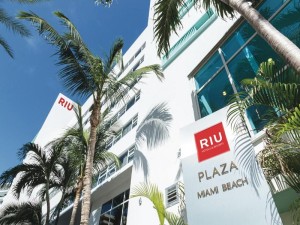 Vacation Hub International | Riu Plaza Miami Beach Main