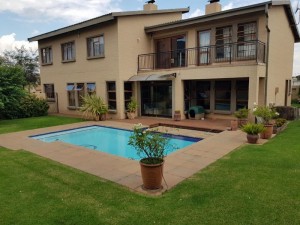  Vacation Hub International | Denzil's Place Main