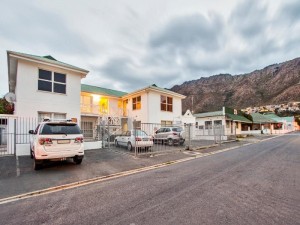  Vacation Hub International | Malgas Views by HostAgents Main