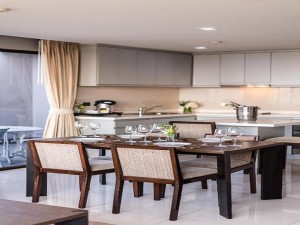  Vacation Hub International | Royal Suite Hotel Bangkok Main