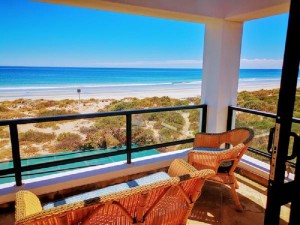  Vacation Hub International | WeskusKuier - Bay Watch Beachfront Villa Main