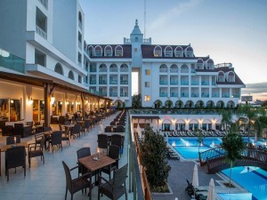  Vacation Hub International | Side Crown Serenity All Inclusive Main