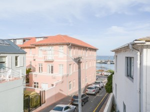  Vacation Hub International | Open Home - Sunny Windsor Apartment in Kalk Bay Main