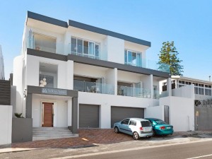  Vacation Hub International | Endless Summer Beach House Main