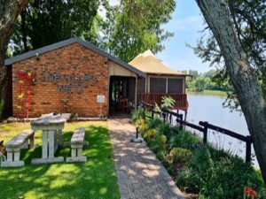  Vacation Hub International | Kedu River Lodge & Toscan River Estate Main