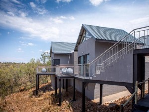  Vacation Hub International | Elements Sunrise Bush Lodge Main