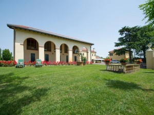 Vacation Hub International | Hotel Venice Resort Airport Main
