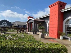  Vacation Hub International | Beaulerland Manor House Main