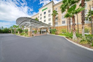  Vacation Hub International | Holiday Inn Titusville/Kennedy Main