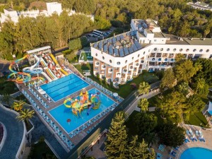  Vacation Hub International | Amara Family Resort Main