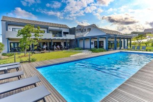  Vacation Hub International | 263 Ballito Village Main