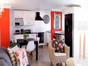  Vacation Hub International | 1926 Self Catering Main