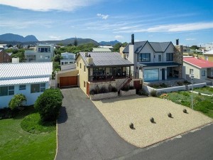  Vacation Hub International | Mafari Beach House Main