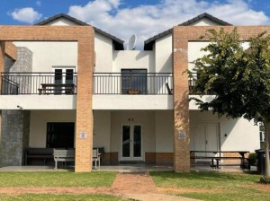  Vacation Hub International | Executive Modern Apartment Main