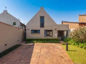  Vacation Hub International | Ginger Barn Retreat - 1km from Menlyn Main