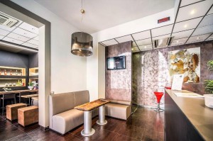  Vacation Hub International | Hotel Aaron Main