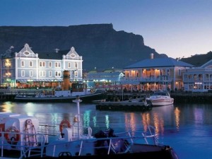  Vacation Hub International | Portswood Mews - Chic White Studio Apartment Green Point Main