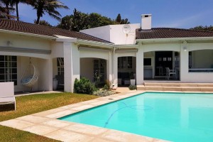  Vacation Hub International | Magnificent beach house with stunning ocean views Main