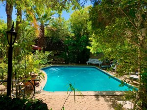  Vacation Hub International | The Little Hideaway Main