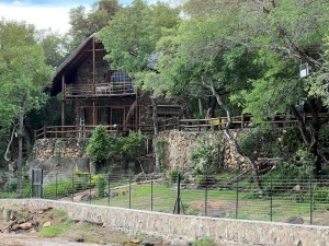  Vacation Hub International | JakkalsDraai River Bush Lodge Main