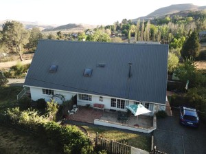  Vacation Hub International | Honeysuckle Clarens Main