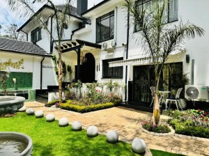  Vacation Hub International | C'est La Vie Boutique Hotel Main