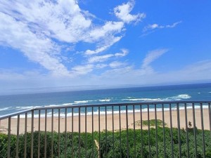  Vacation Hub International | 504 Amazibu Holiday Flat- Paradise on the Beach Main