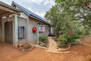  Vacation Hub International | Wildheart Safari - Lion's Den Main