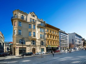  Vacation Hub International | Hotel Golden Crown Main