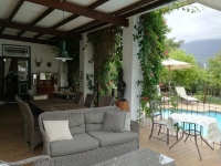  Vacation Hub International | Fairview Homestead Room