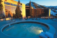  Vacation Hub International | The Cliff Lodge Room