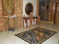  Vacation Hub International | Royal Palm Guest Lodge Room