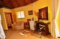  Vacation Hub International | French Lodge International Room