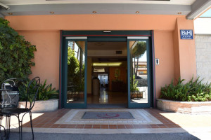  Vacation Hub International | Hotel President Pomezia Room
