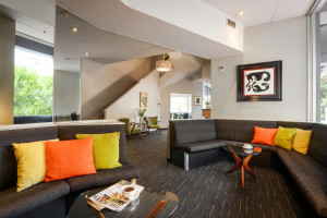  Vacation Hub International | Sullivans Hotel Room